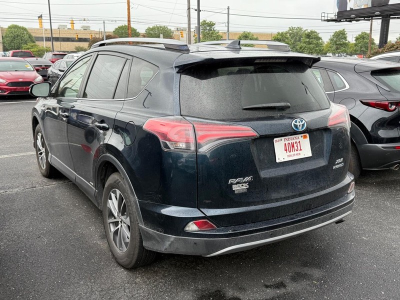 Toyota RAV4 Hybrid Vehicle Image 03