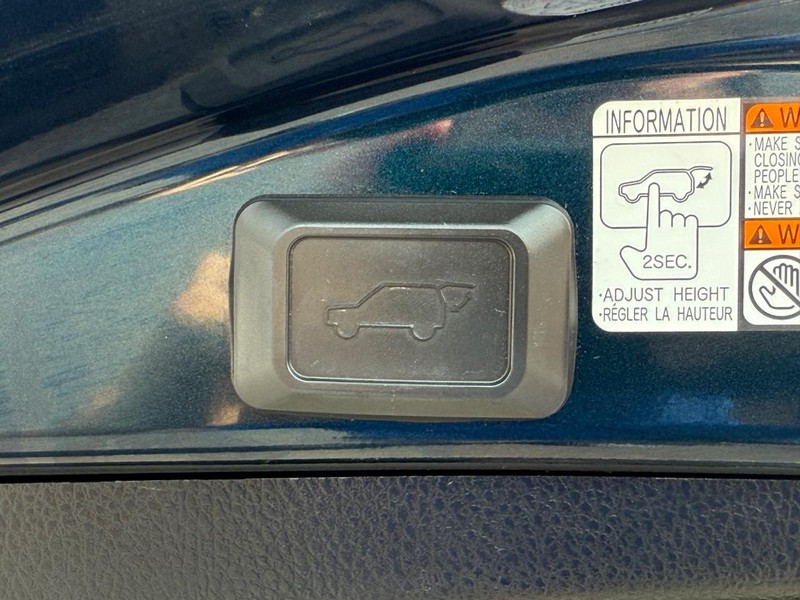 Toyota RAV4 Hybrid Vehicle Image 08