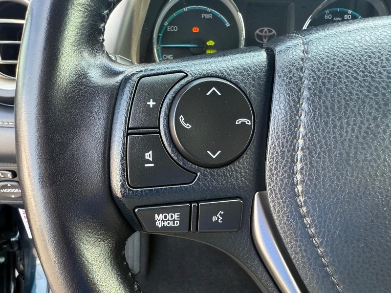 Toyota RAV4 Hybrid Vehicle Image 15