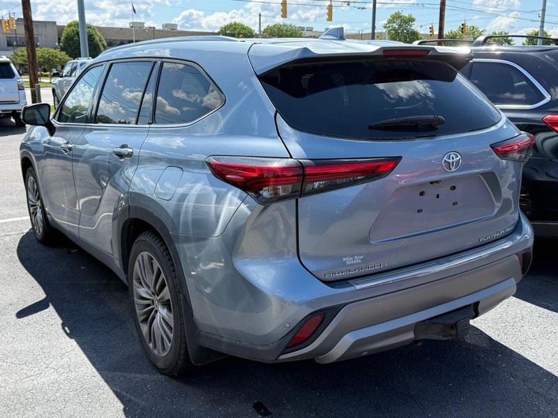 Toyota Highlander Vehicle Image 03