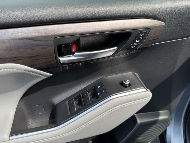 Toyota Highlander Vehicle Image 27