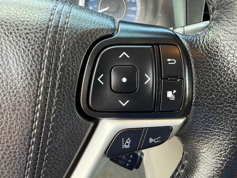Toyota Sienna Vehicle Image 17