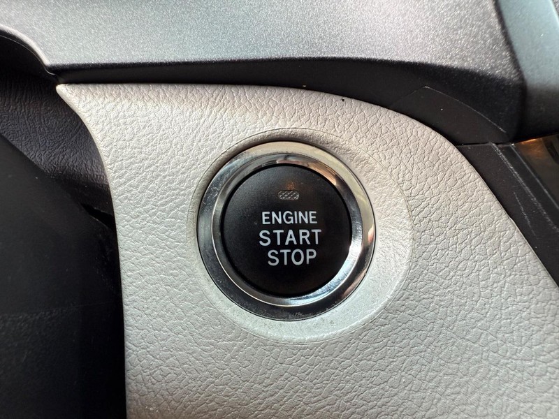Toyota Sienna Vehicle Image 18