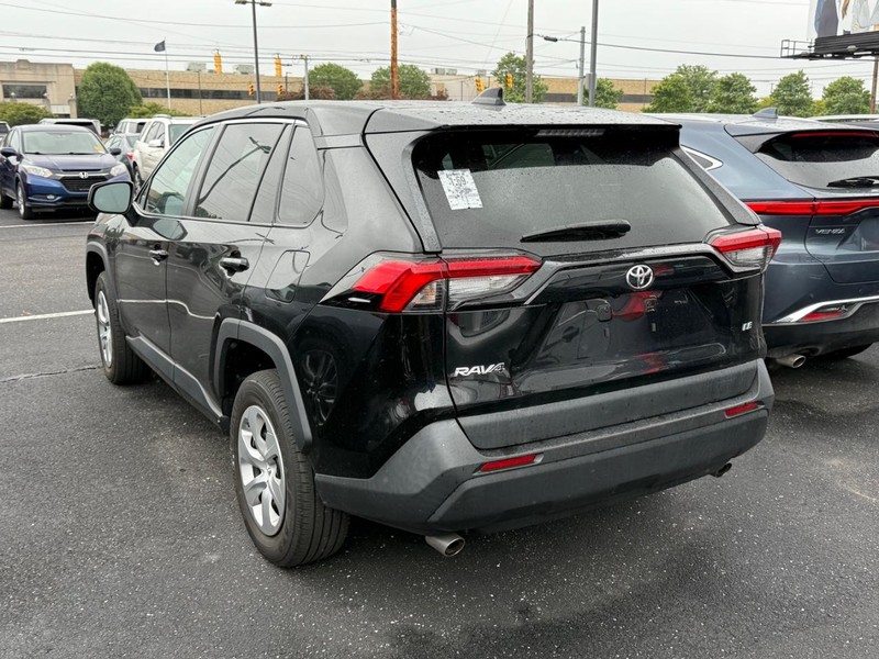 Toyota RAV4 Vehicle Image 03