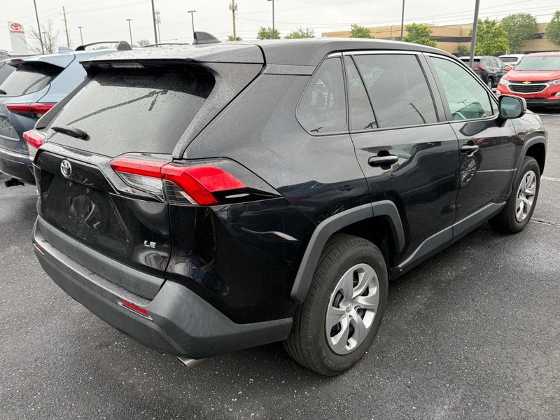 Toyota RAV4 Vehicle Image 04