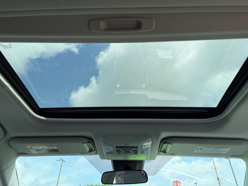 Toyota RAV4 Hybrid Vehicle Image 12