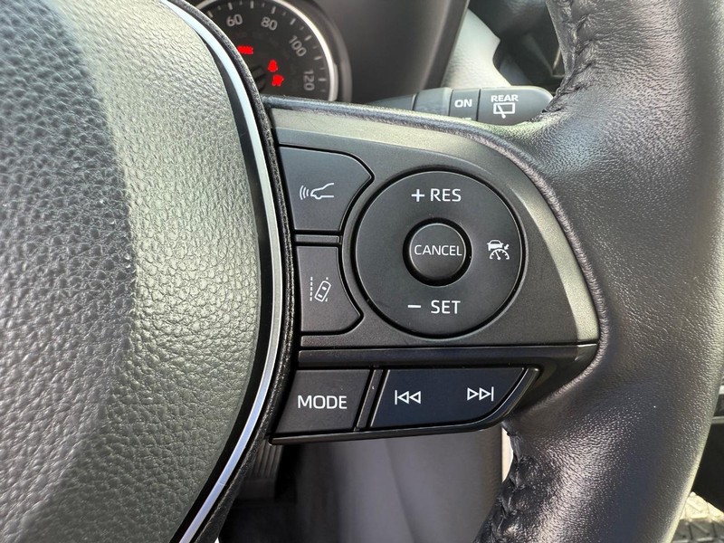 Toyota RAV4 Hybrid Vehicle Image 16