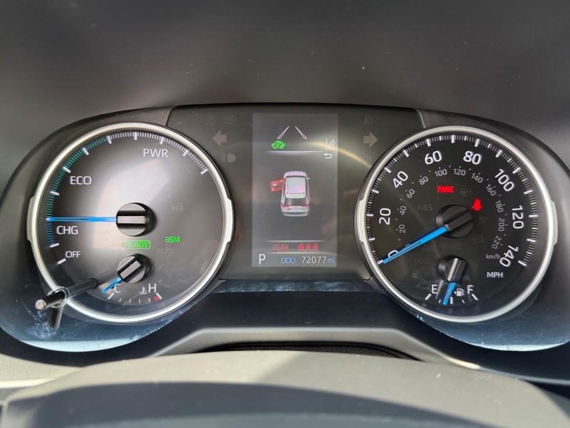 Toyota RAV4 Hybrid Vehicle Image 23