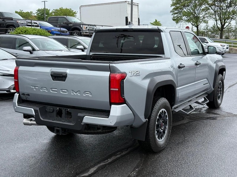 Toyota Tacoma 4WD Vehicle Image 03