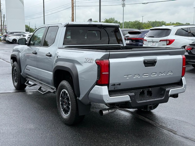Toyota Tacoma 4WD Vehicle Image 05