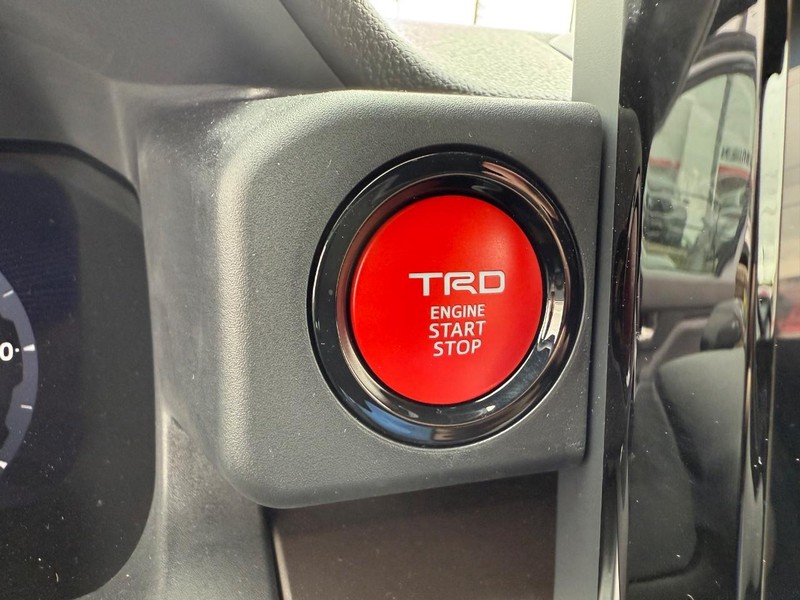 Toyota Tacoma 4WD Vehicle Image 16