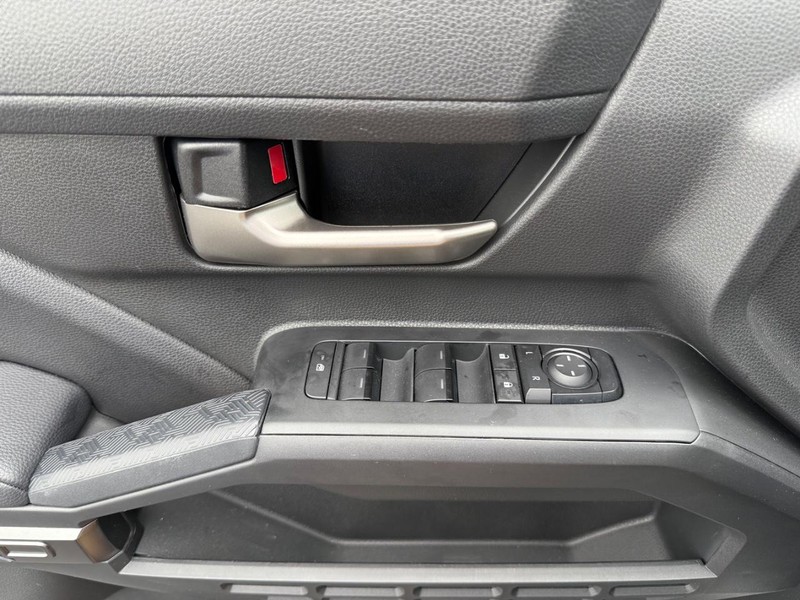 Toyota Tacoma 4WD Vehicle Image 25