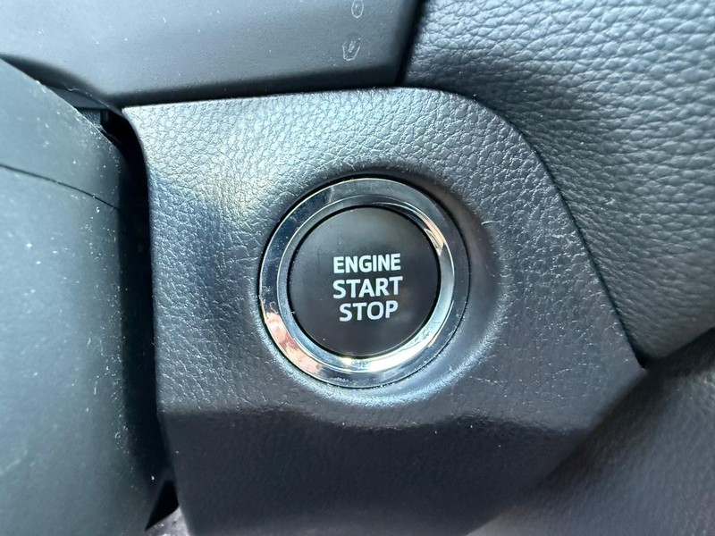 Toyota RAV4 Vehicle Image 15