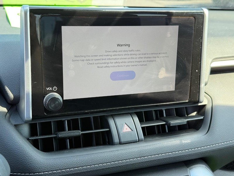 Toyota RAV4 Vehicle Image 16