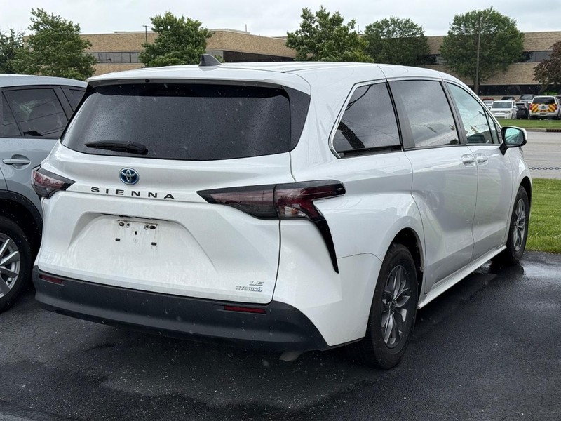 Toyota Sienna Vehicle Image 04