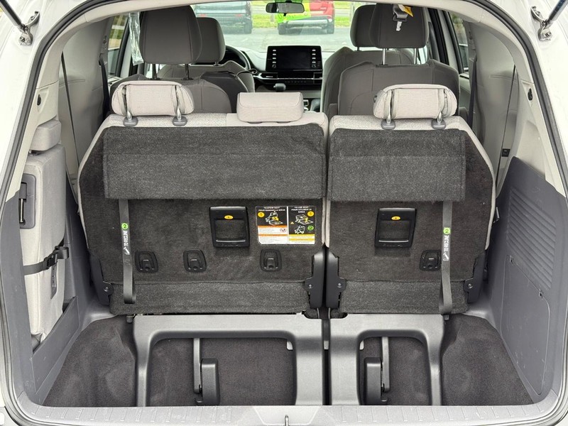Toyota Sienna Vehicle Image 07