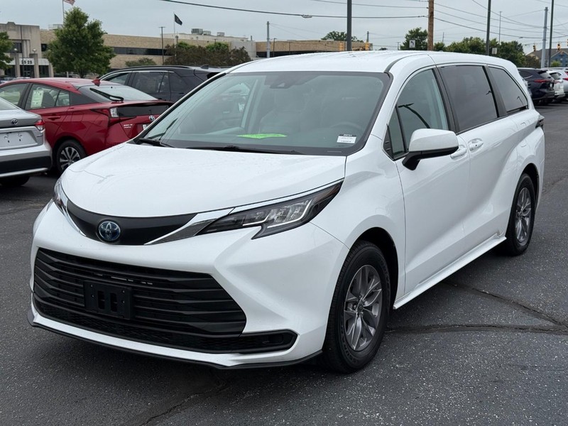 Toyota Sienna Vehicle Image 08