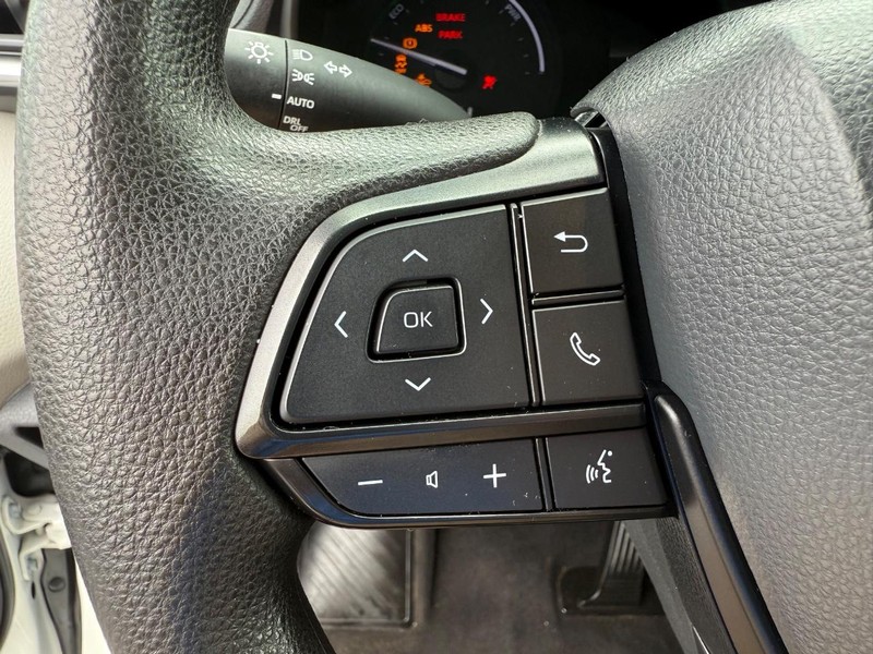 Toyota Sienna Vehicle Image 14