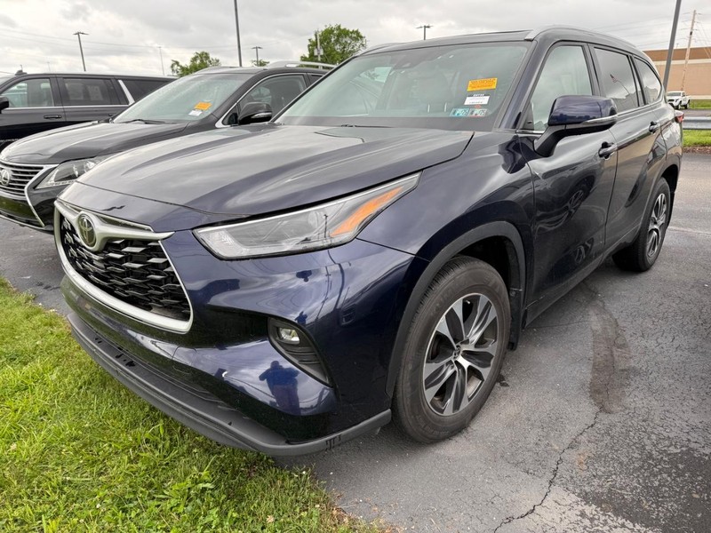 Toyota Highlander Vehicle Image 02