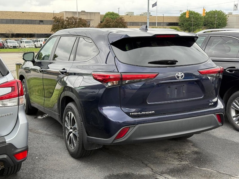 Toyota Highlander Vehicle Image 03