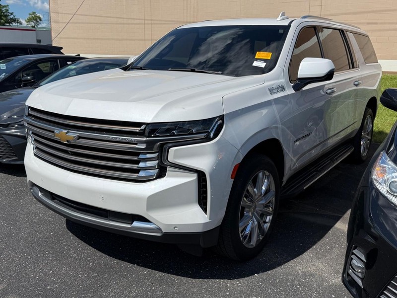Chevrolet Suburban Vehicle Image 02