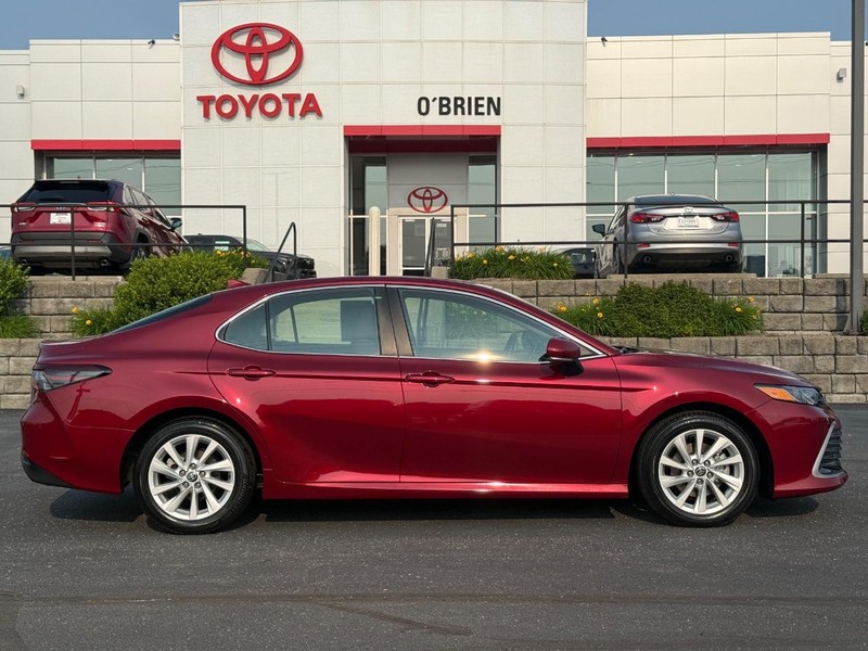 Toyota Camry Vehicle Image 02