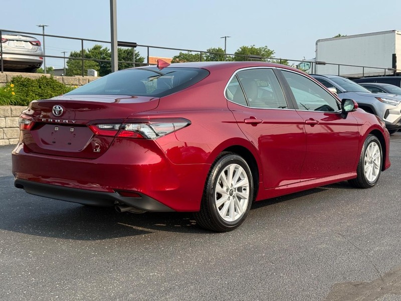 Toyota Camry Vehicle Image 03