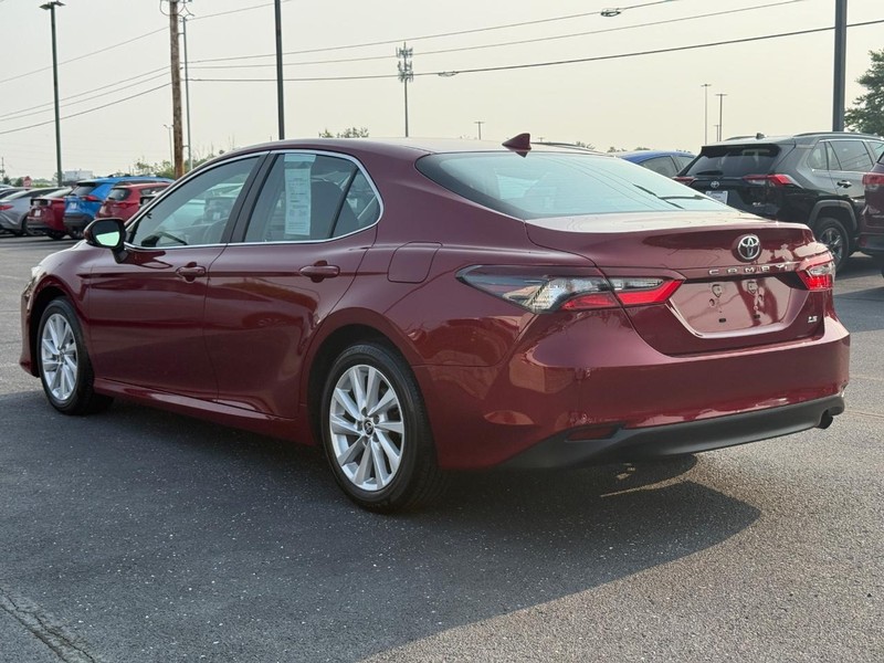 Toyota Camry Vehicle Image 05