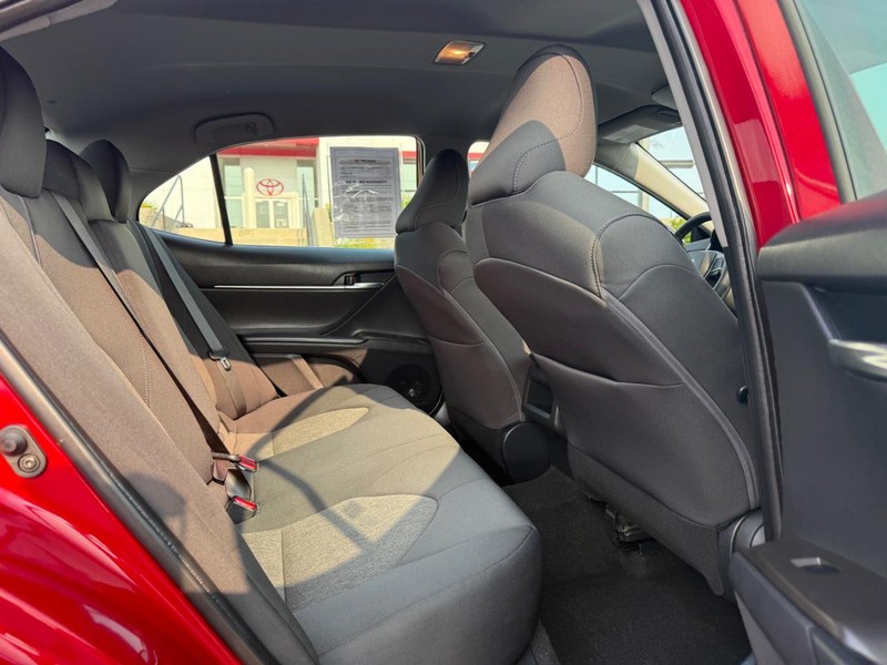 Toyota Camry Vehicle Image 10