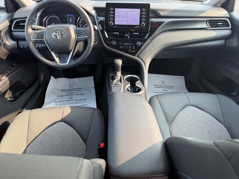 Toyota Camry Vehicle Image 11