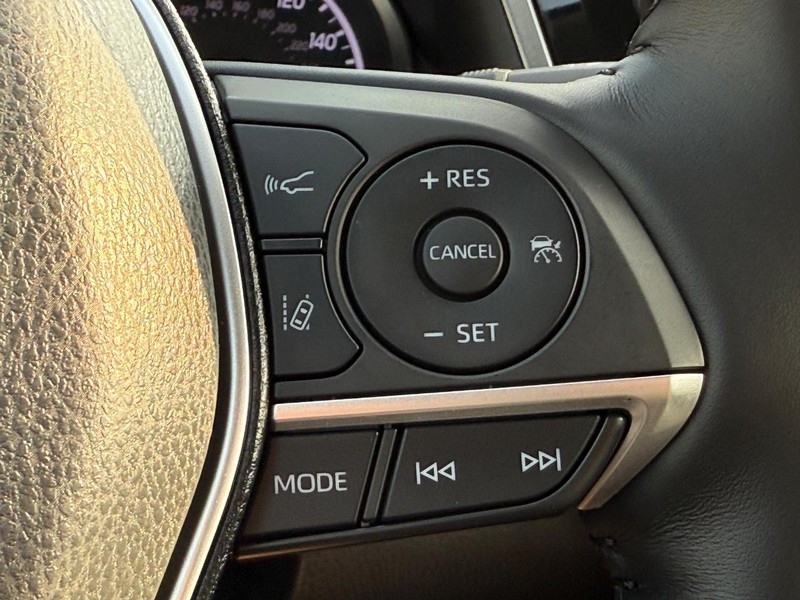 Toyota Camry Vehicle Image 14