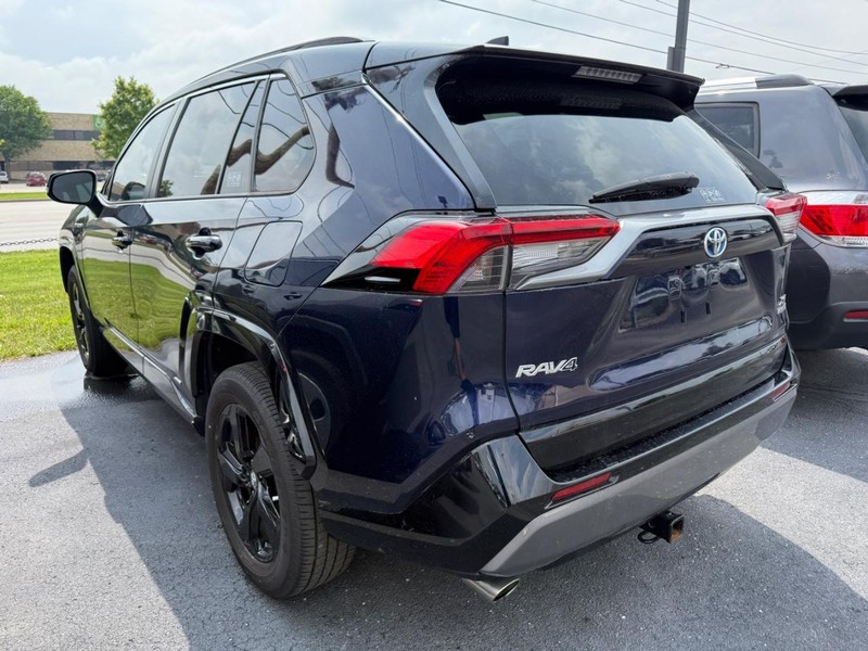 Toyota RAV4 Hybrid Vehicle Image 03