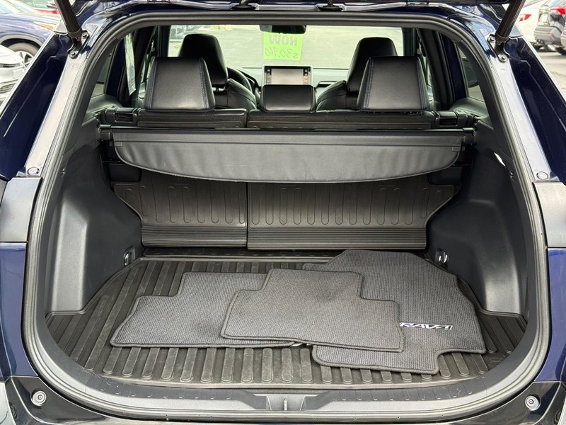 Toyota RAV4 Hybrid Vehicle Image 07