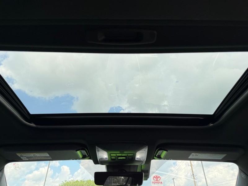 Toyota RAV4 Hybrid Vehicle Image 12