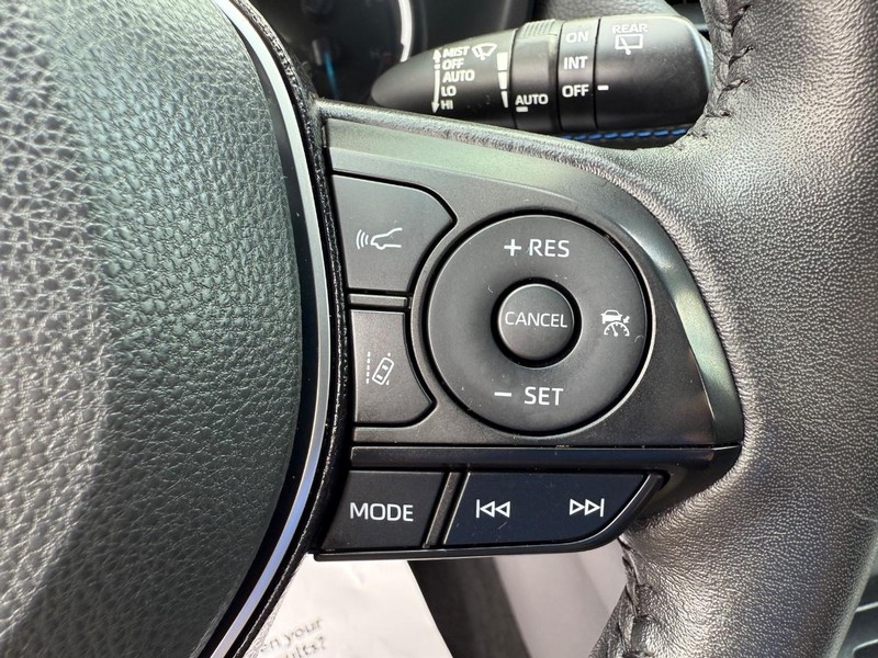 Toyota RAV4 Hybrid Vehicle Image 16