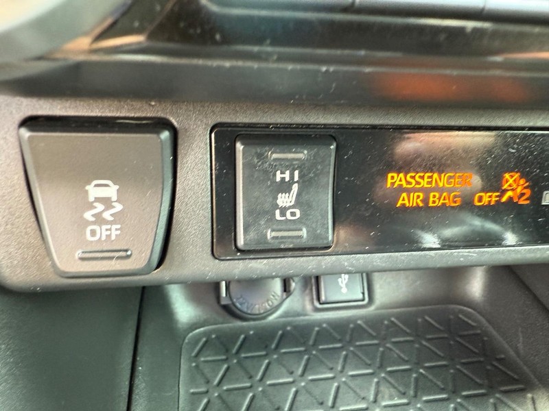 Toyota RAV4 Hybrid Vehicle Image 18