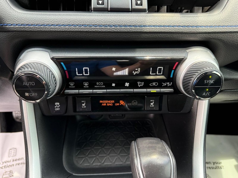 Toyota RAV4 Hybrid Vehicle Image 21
