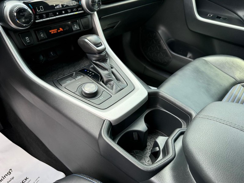 Toyota RAV4 Hybrid Vehicle Image 22