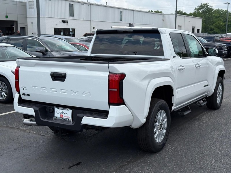 Toyota Tacoma 4WD Vehicle Image 03