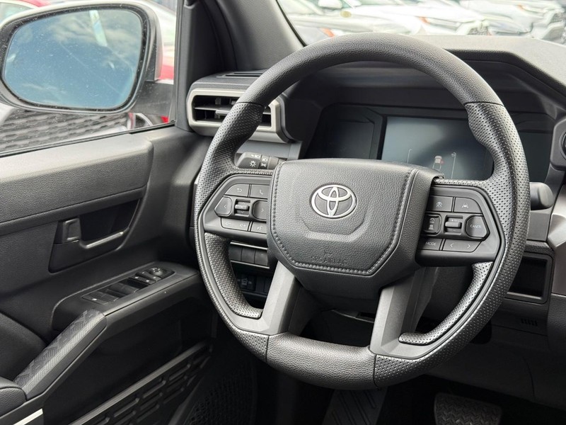 Toyota Tacoma 4WD Vehicle Image 06