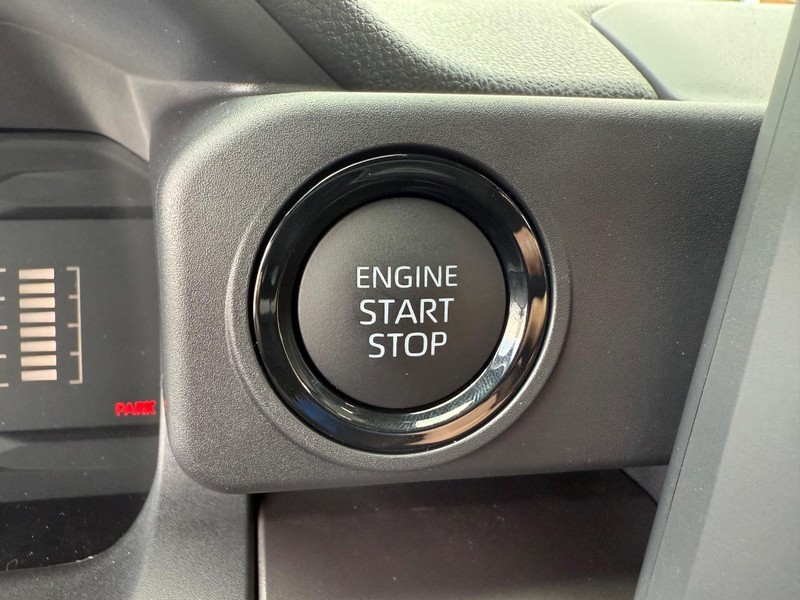 Toyota Tacoma 4WD Vehicle Image 09