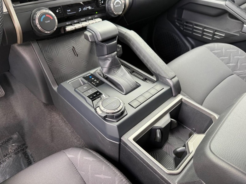Toyota Tacoma 4WD Vehicle Image 14