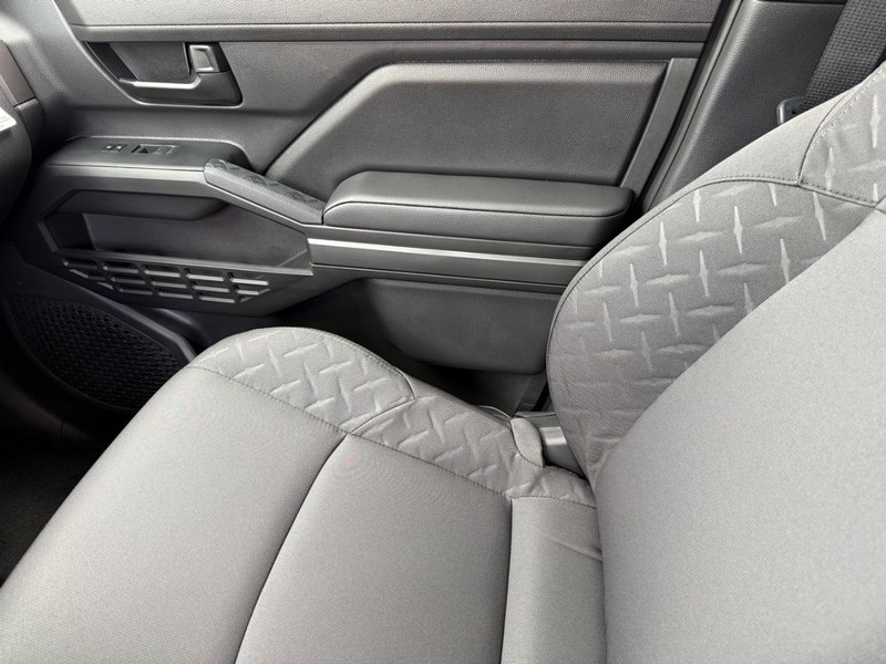 Toyota Tacoma 4WD Vehicle Image 15