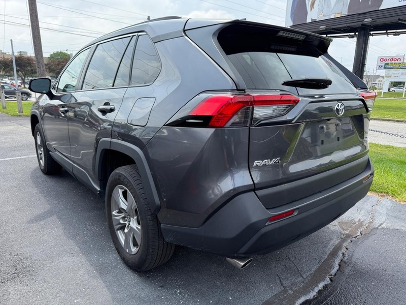 Toyota RAV4 Vehicle Image 03