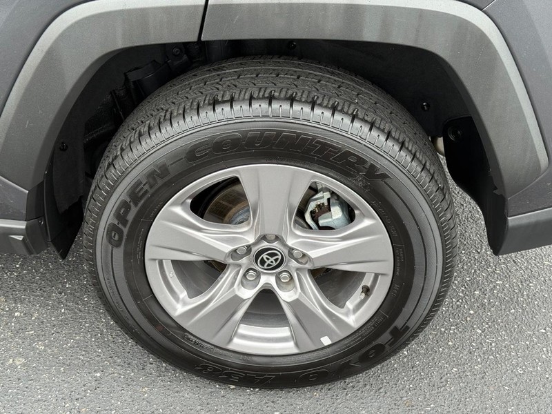 Toyota RAV4 Vehicle Image 05