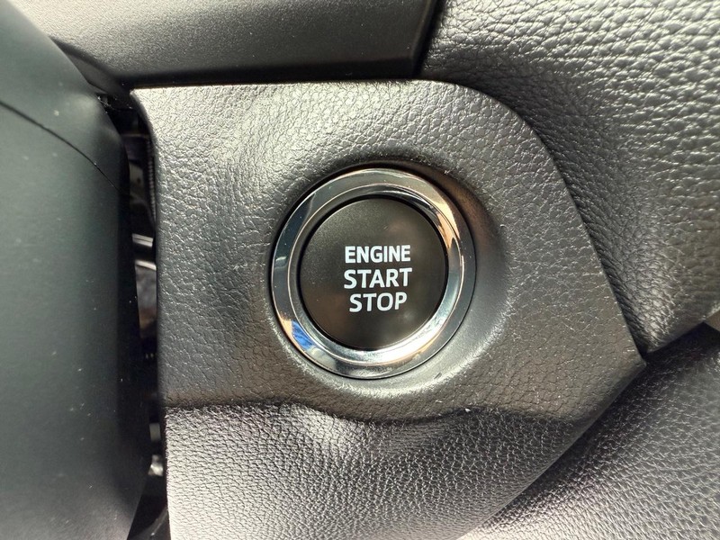 Toyota RAV4 Vehicle Image 14