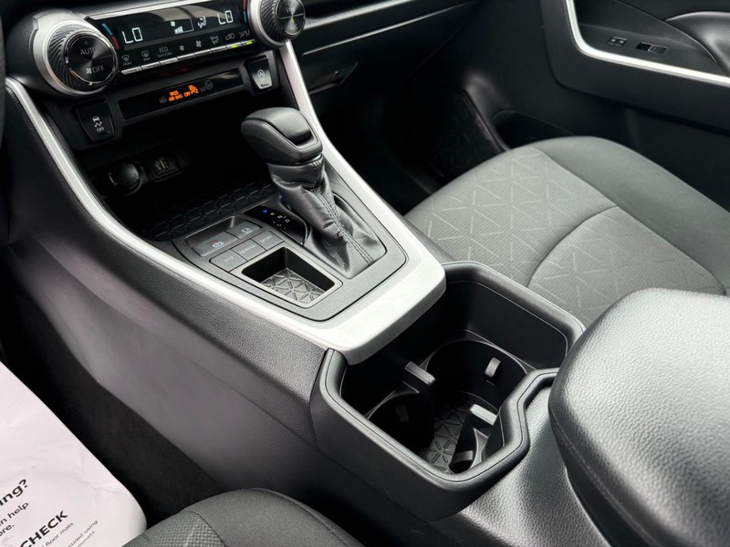 Toyota RAV4 Vehicle Image 18