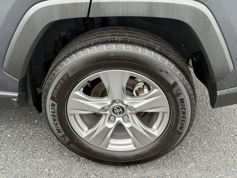 Toyota RAV4 Vehicle Image 06