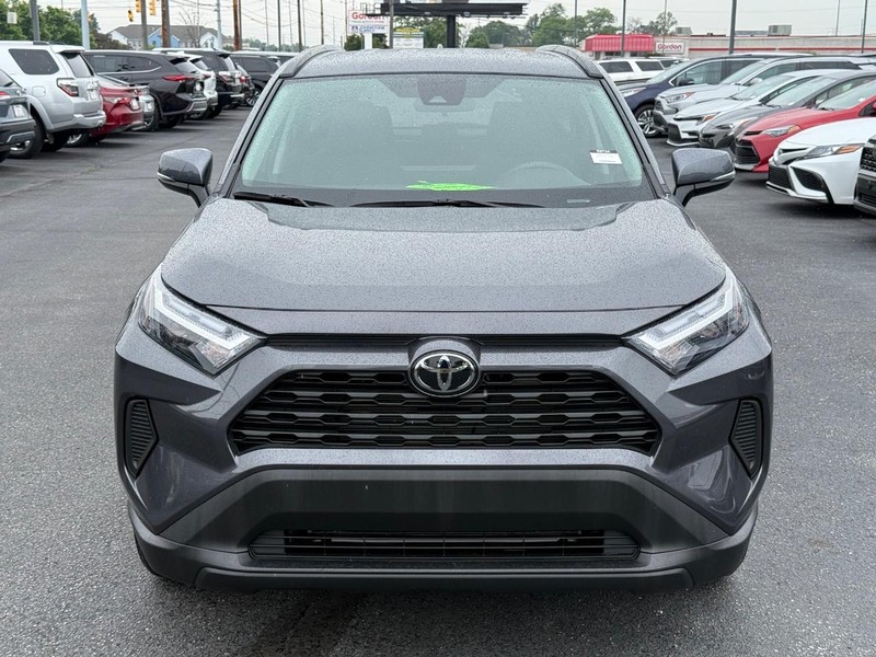 Toyota RAV4 Vehicle Image 09