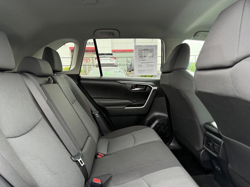 Toyota RAV4 Vehicle Image 10
